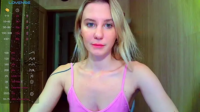 Snapshot of Caramel_piegirl chatting on July 21, 2026, 8:32 pm Caramel piegirl online show from July 21, 2026, 8:32 pm