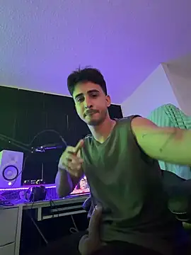 jesussaguilar online show from April 19, 2026, 6:21 pm