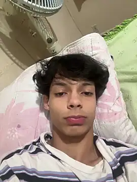 geansafadinhx online show from November 26, 2025, 2:33 am