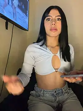 Laura-Khalifa online show from February 8, 2026, 6:44 am