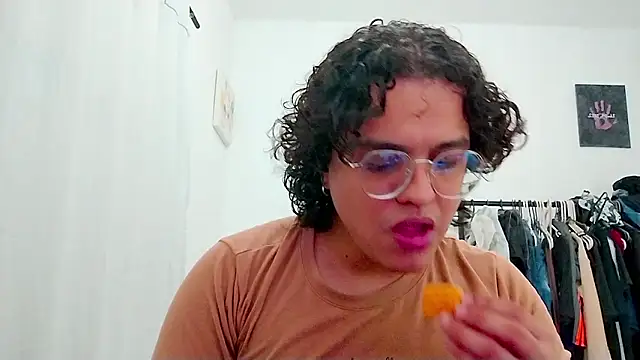 Diane blossom online show from April 17, 2026, 9:17 pm