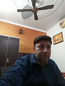 Snapshot of innocentboy1987 chatting on November 10, 2025, 4:39 am innocentboy1987 online show from November 10, 2025, 4:39 am