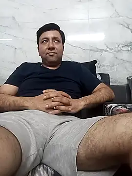 innocentboy1987 online show from March 8, 2026, 9:23 am