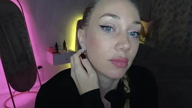 Engel 13 online show from November 8, 2025, 6:22 pm