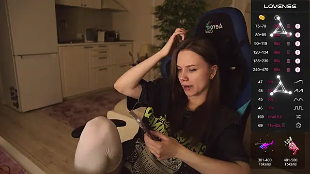 alexa feels  online show from October 9, 2025, 3:34 pm