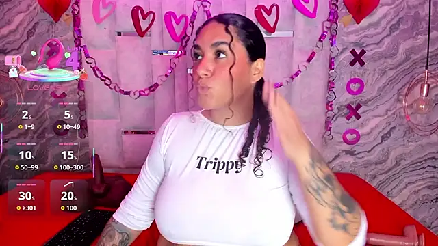 Snapshot of MelissaBloomm chatting on February 17, 2026, 2:36 pm MelissaBloomm online show from February 17, 2026, 2:36 pm