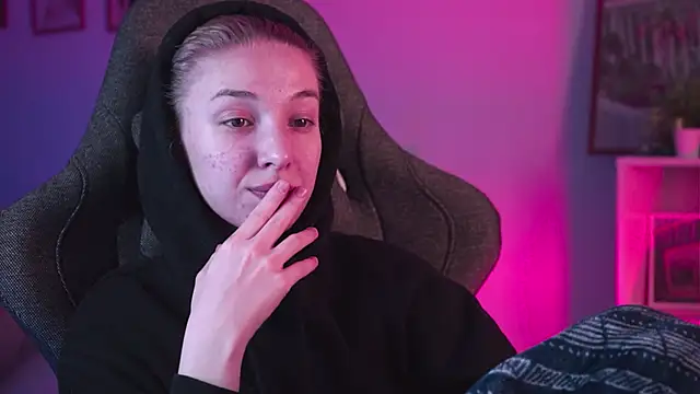 PhilippaAdamas online show from February 23, 2025, 2:51 am