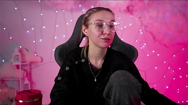 PhilippaAdamas online show from March 8, 2025, 5:07 am