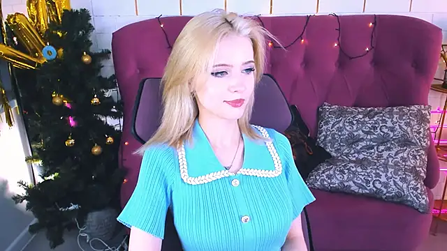 LeonaStane online show from December 14, 2025, 6:02 pm