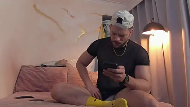 bakersboyssexys online show from January 14, 2026, 11:52 pm