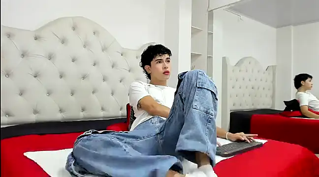 Aiiden 15 online show from February 25, 2025, 2:48 pm