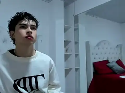 Aiiden 15 online show from February 17, 2025, 3:11 pm