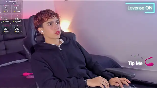 Aiiden 15 online show from September 30, 2025, 12:11 pm