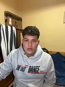 kjccuboy2000 online show from February 6, 2025, 10:32 pm