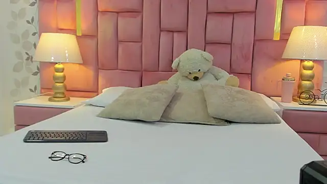 ArianaFranco online show from March 25, 2026, 1:10 pm