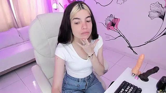 Isabela Fiorelli online show from September 29, 2025, 3:39 pm