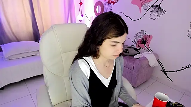 Isabela Fiorelli online show from February 12, 2026, 1:22 pm