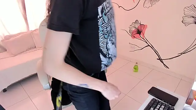 Isabela Fiorelli online show from September 14, 2025, 1:44 pm