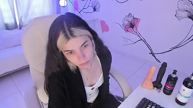 Isabela Fiorelli online show from October 16, 2025, 1:52 pm