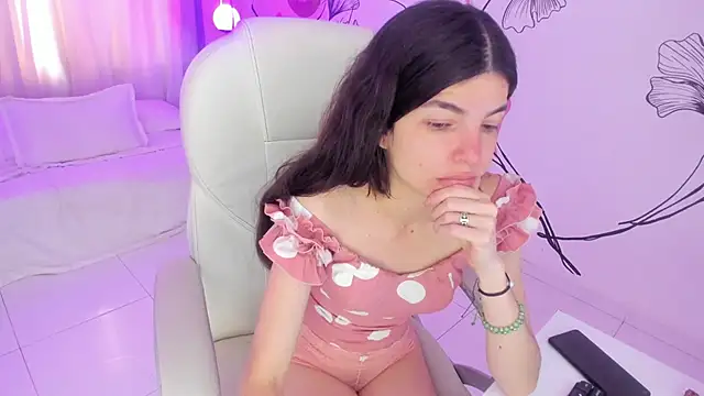 Isabela Fiorelli online show from February 21, 2025, 12:06 pm