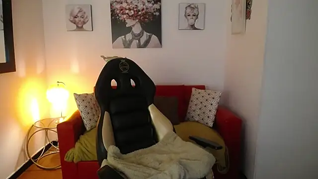 Snapshot of Cute_Angell_ chatting on March 21, 2025, 8:39 am Cute Angell online show from March 21, 2025, 8:39 am