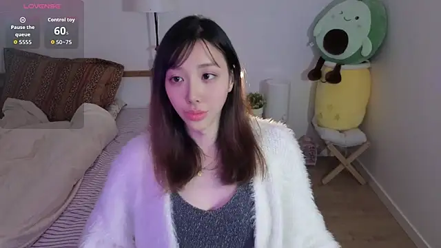 joycemilka online show from April 12, 2026, 12:08 pm