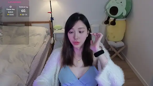 joycemilka online show from April 6, 2026, 12:17 pm