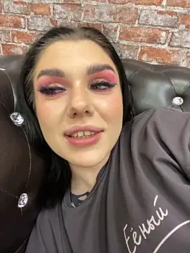 MaeveMoon online show from February 5, 2026, 5:20 pm