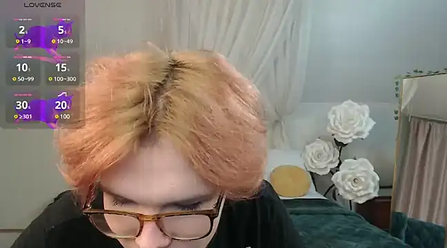 LouiseCoke online show from February 11, 2025, 11:44 pm