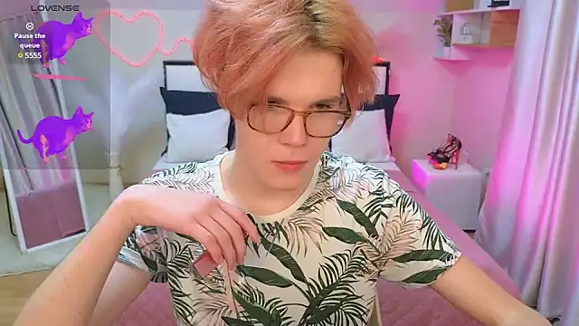 LouiseCoke online show from February 18, 2025, 10:14 pm