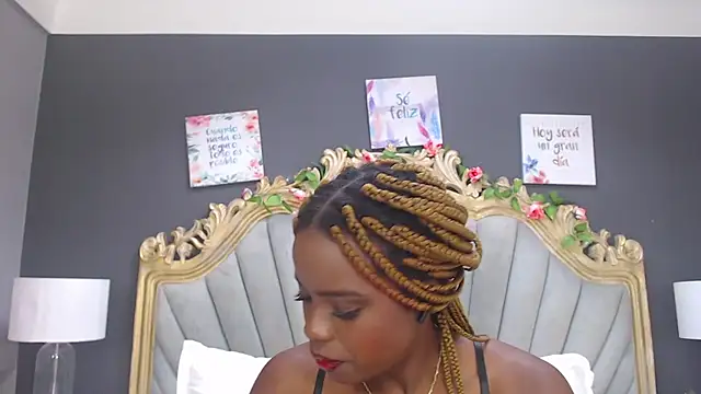 LindaBird online show from February 26, 2025, 1:36 am