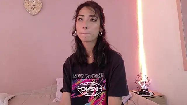 Snapshot of oishii_ambar chatting on March 10, 2025, 3:41 pm oishii ambar online show from March 10, 2025, 3:41 pm