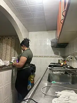 Carola-Ross online show from April 16, 2026, 9:39 pm