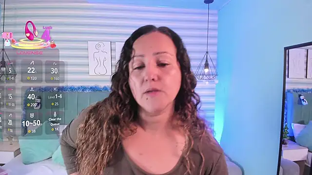 abby apple online show from December 4, 2025, 1:32 pm