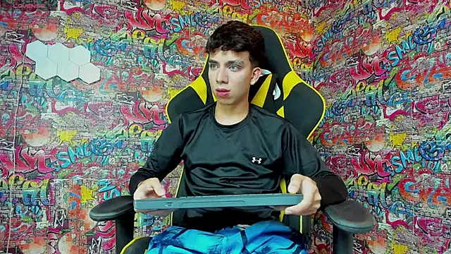 Angel boyy2 online show from February 12, 2025, 1:41 am