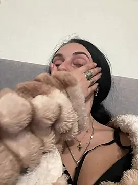 Miroslava1247 online show from April 22, 2026, 3:19 pm