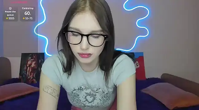 Snapshot of EvelinaLuu chatting on March 8, 2025, 3:06 am EvelinaLuu online show from March 8, 2025, 3:06 am