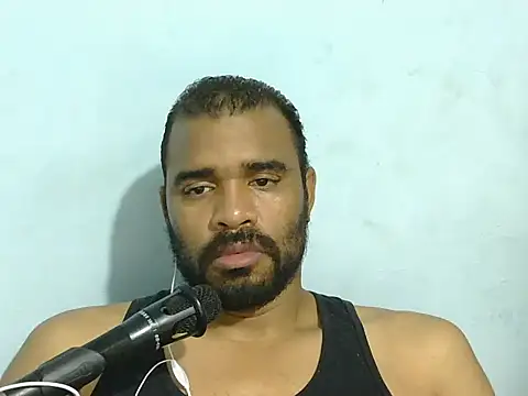 Snapshot of YOX22 chatting on December 4, 2025, 5:28 am YOX22 online show from December 4, 2025, 5:28 am