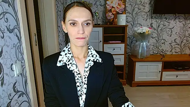 Lady Sunshine  online show from October 6, 2025, 5:41 am