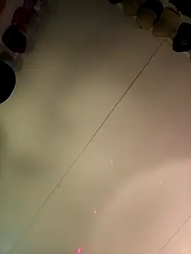 Snapshot of ShysluutGia chatting on November 21, 2025, 5:01 pm ShysluutGia online show from November 21, 2025, 5:01 pm