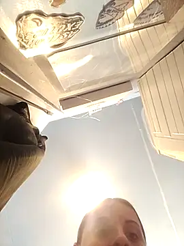 Snapshot of ShysluutGia chatting on December 17, 2025, 4:01 pm ShysluutGia online show from December 17, 2025, 4:01 pm