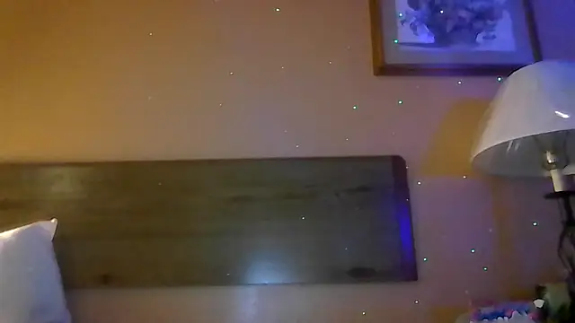 Snapshot of ShysluutGia chatting on February 10, 2026, 1:37 am ShysluutGia online show from February 10, 2026, 1:37 am