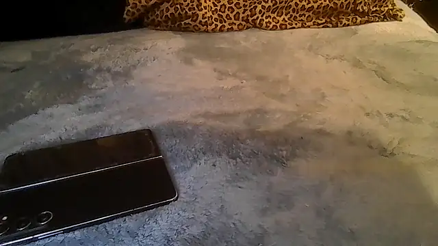 Snapshot of ShysluutGia chatting on February 1, 2026, 10:13 am ShysluutGia online show from February 1, 2026, 10:13 am