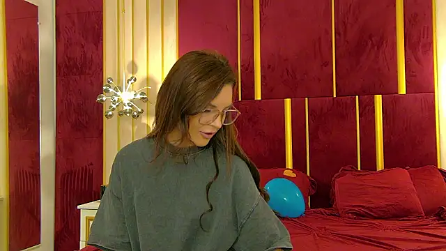 Snapshot of ChloeSins_ chatting on February 11, 2026, 4:34 am ChloeSins online show from February 11, 2026, 4:34 am