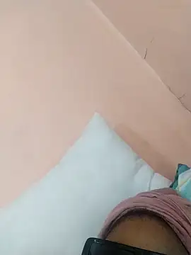 prettiechanti online show from October 31, 2025, 7:27 am