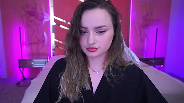 LindsieGreyy online show from March 22, 2025, 11:21 am