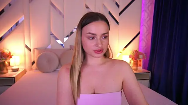 LindsieGreyy online show from March 23, 2026, 2:17 pm