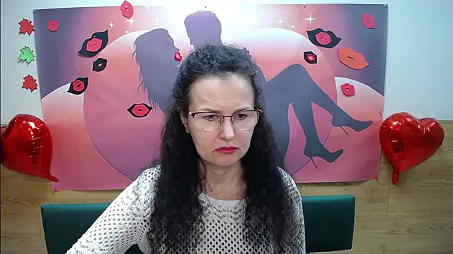 Snapshot of Miroslava_Happi chatting on October 19, 2025, 5:32 am Miroslava Happi online show from October 19, 2025, 5:32 am