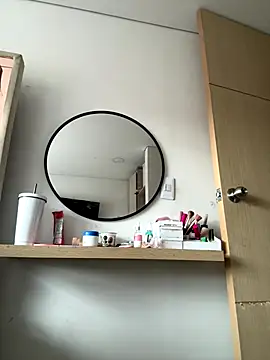 KarolVega- online show from October 28, 2025, 3:33 pm