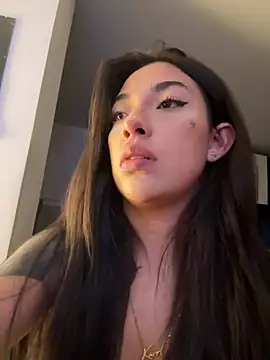 KarolVega- online show from February 22, 2025, 1:11 am